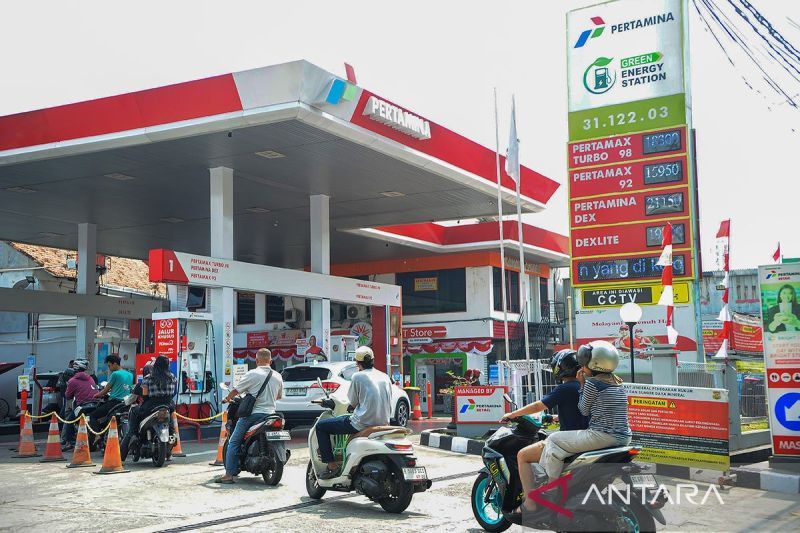 Penurunan-harga-BBM-jenis-Pertamax-010826-rn-1
